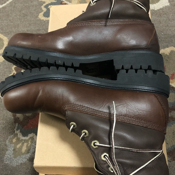 Men’s brown timberland boots - Picture 3 of 3